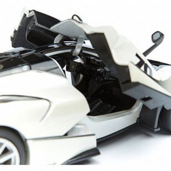 Автомобиль Bburago 1:18 Ferrari FXX-K Evo (18-16012) silver