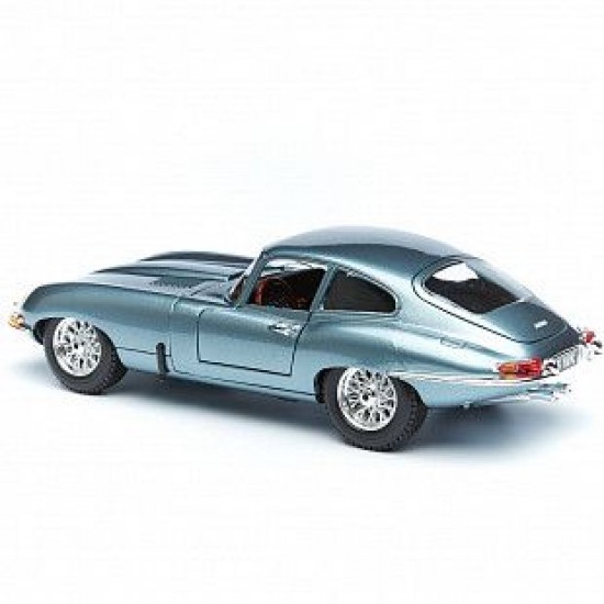 Автомобиль Bburago 1:18 Jaguar E-type Coupe (18-12044) silver