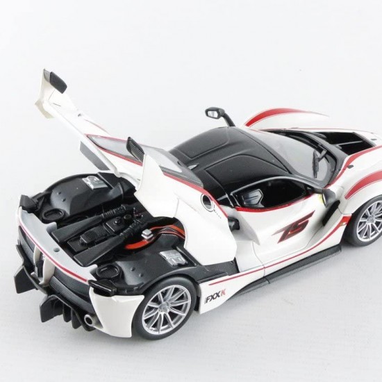 Автомобиль Bburago 1:24 Ferrari FXX K (18-26301) white