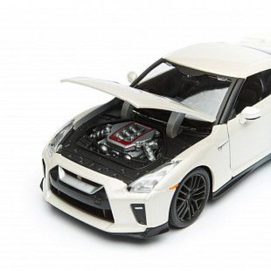 Автомобиль Bburago 1:24 Nissan GT-R (18-21082) white