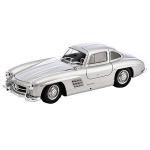 Автомобиль Bburago 1:24 Mercedes-Benz 300SL (18-22023) gray