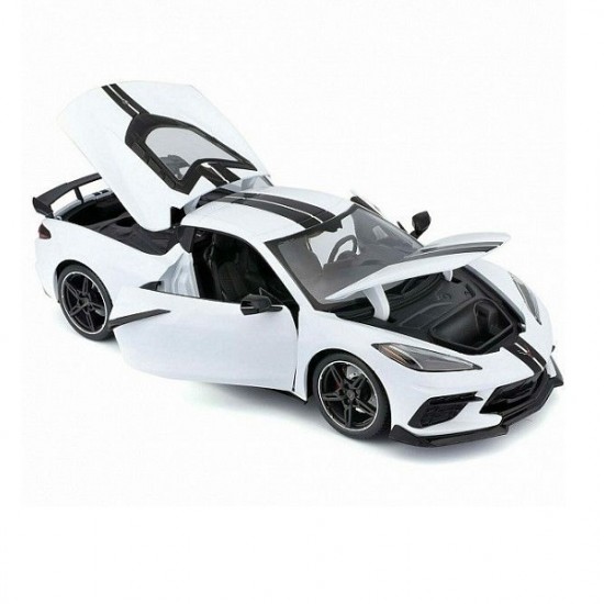 Автомобиль Maisto 1:18 Chevrolet Corvette Stingray Coupe [2020] (31455) white