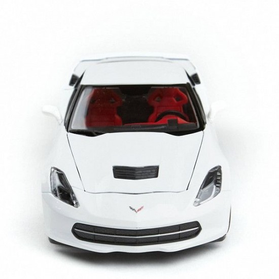 Автомобиль Maisto 1:18 Chevrolet Corvette Stingray Z51 (31677) white