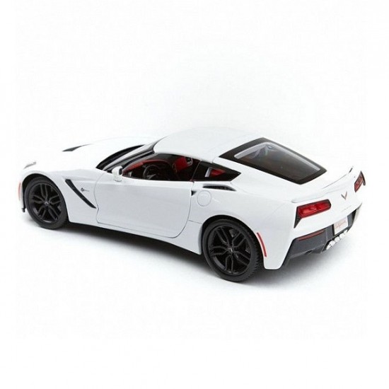 Автомобиль Maisto 1:18 Chevrolet Corvette Stingray Z51 (31677) white
