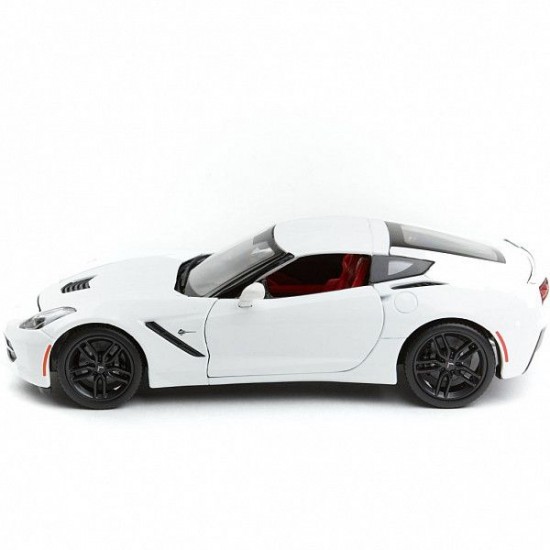 Автомобиль Maisto 1:18 Chevrolet Corvette Stingray Z51 (31677) white