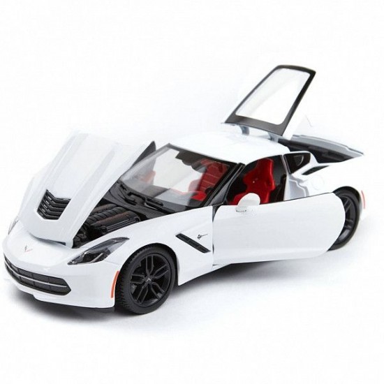 Автомобиль Maisto 1:18 Chevrolet Corvette Stingray Z51 (31677) white