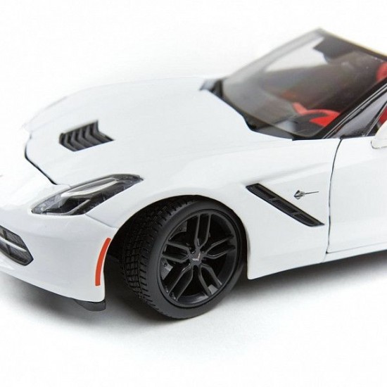 Автомобиль Maisto 1:18 Chevrolet Corvette Stingray Z51 (31677) white