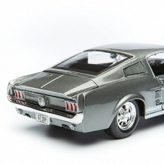Автомобиль Maisto 1:24 Ford Mustang GT [1967] (31260) grey