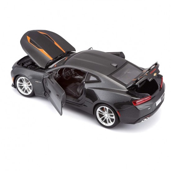 Автомобиль Maisto 1:18 Chevrolet Camaro SS купе [2017] (31385) black/orange
