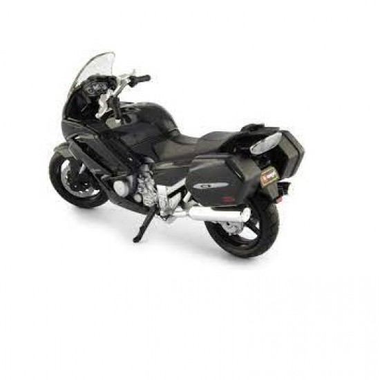 Мотоцикл Bburago 1:18 Yamaha FJR 1300 AS (18-51000 18-51085)