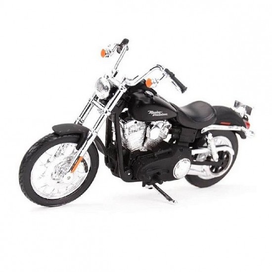 Мотоцикл Maisto 1:18 Harley-Davidson [2006] Dyna Street Bob (39360 20-15966)