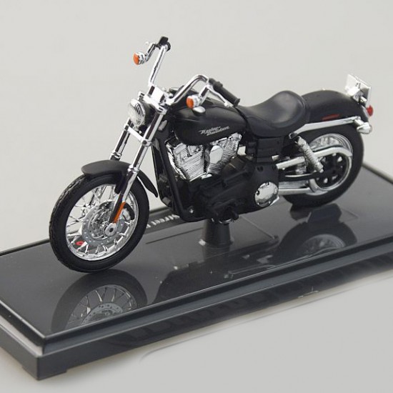 Мотоцикл Maisto 1:18 Harley-Davidson [2006] Dyna Street Bob (39360 20-15966)